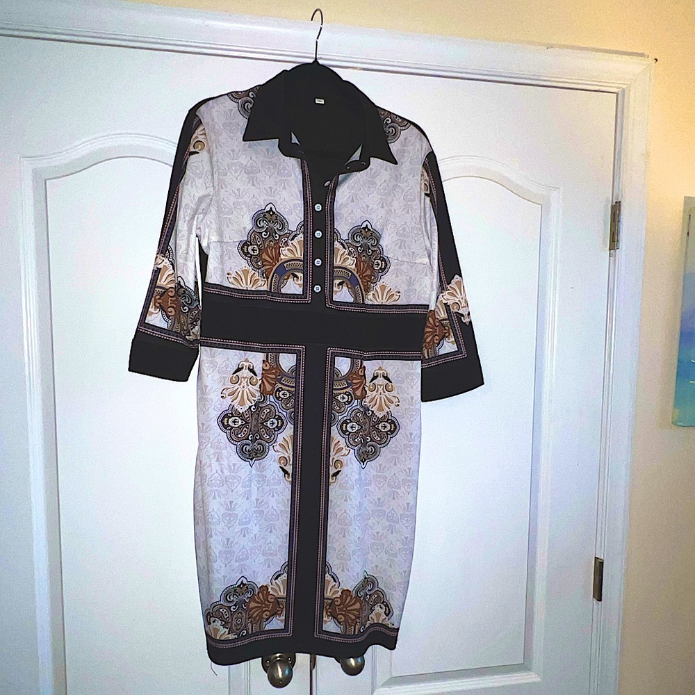 Tasteful fit for the office or business luncheon.
